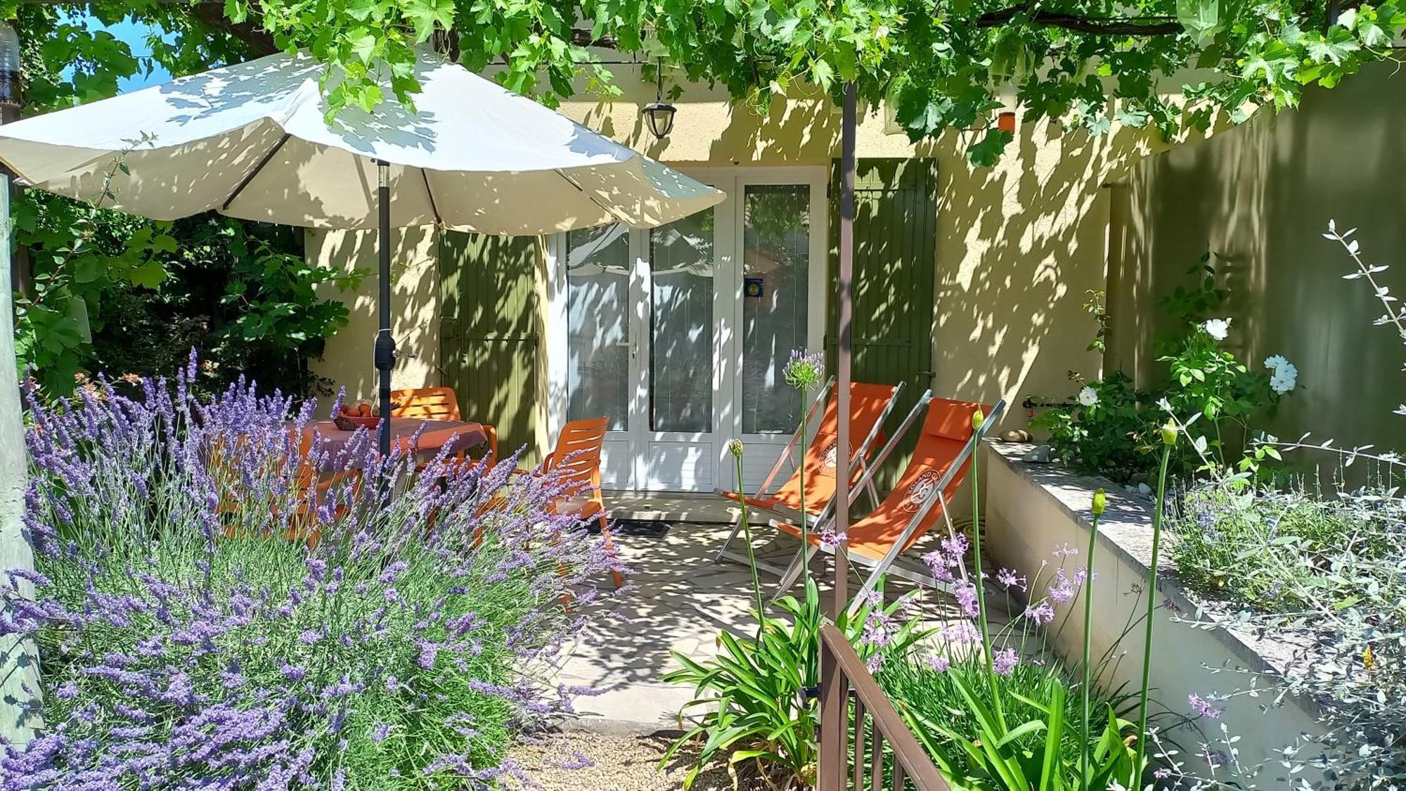 Les Lavandins-Gite Frédéric Saint-Rémy-de-Provence Extérieur photo